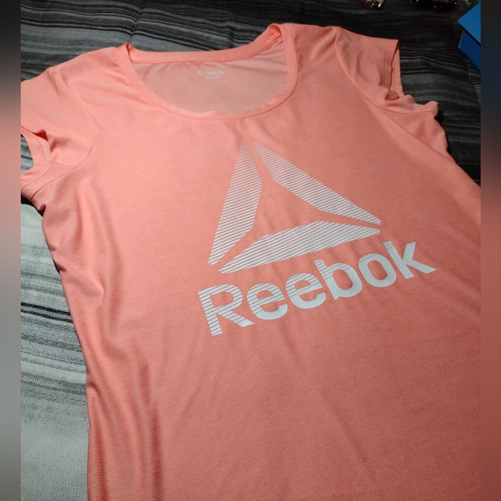 Reebok Athletic Short Sleeve Crew Neck Top Medium Women's Shirt